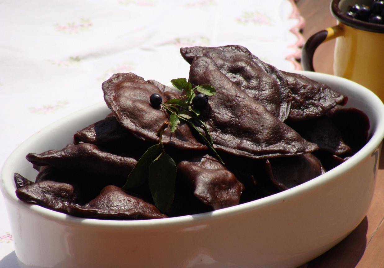 Czekoladowojagodowe pierogi DoradcaSmaku.pl