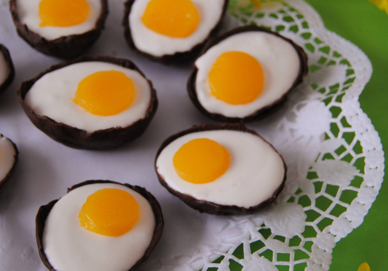 Czekoladowo-śmietankowe jajeczka na Wielkanoc foto