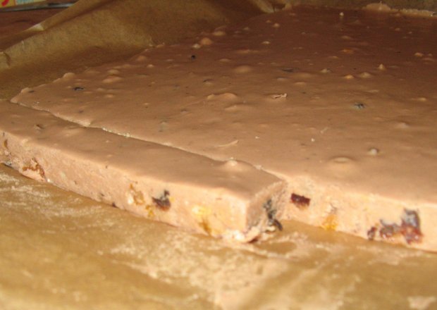 Fotografia przedstawiająca czekoladowy blok