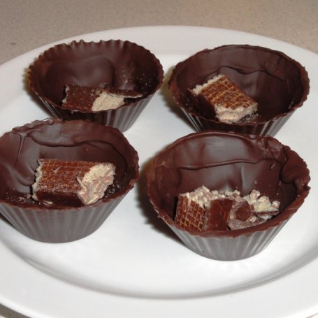 Krok 2 - Czekoladowy deser w czekoladowych pucharkach foto