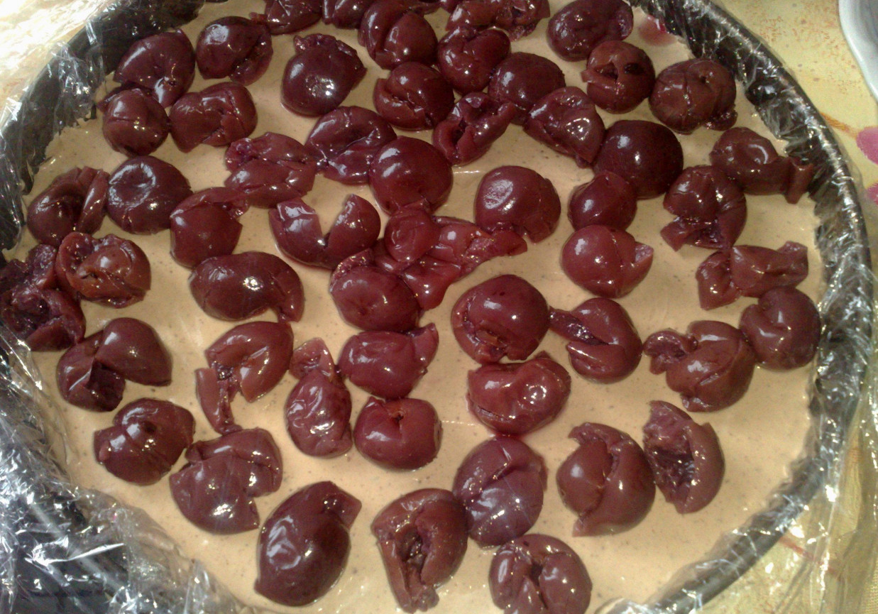 czekoladowy sernik na zimno z wiśniami foto