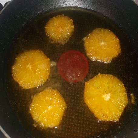 Krok 3 - Czekoladowy sernik z karmelizowaną pomarańczą foto