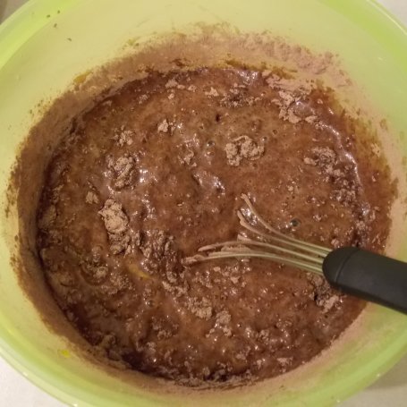Krok 1 - Czekoladowy torcik z kiwi foto