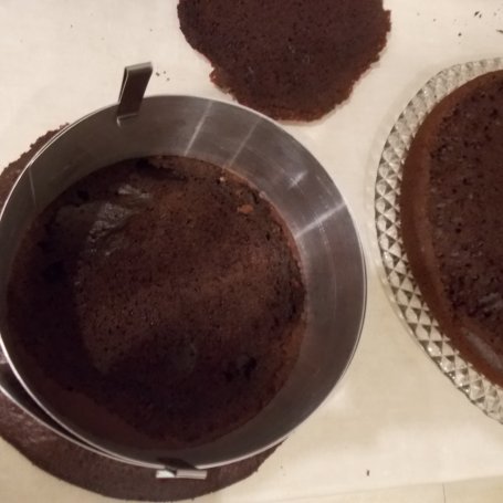 Krok 2 - Czekoladowy torcik z kiwi foto