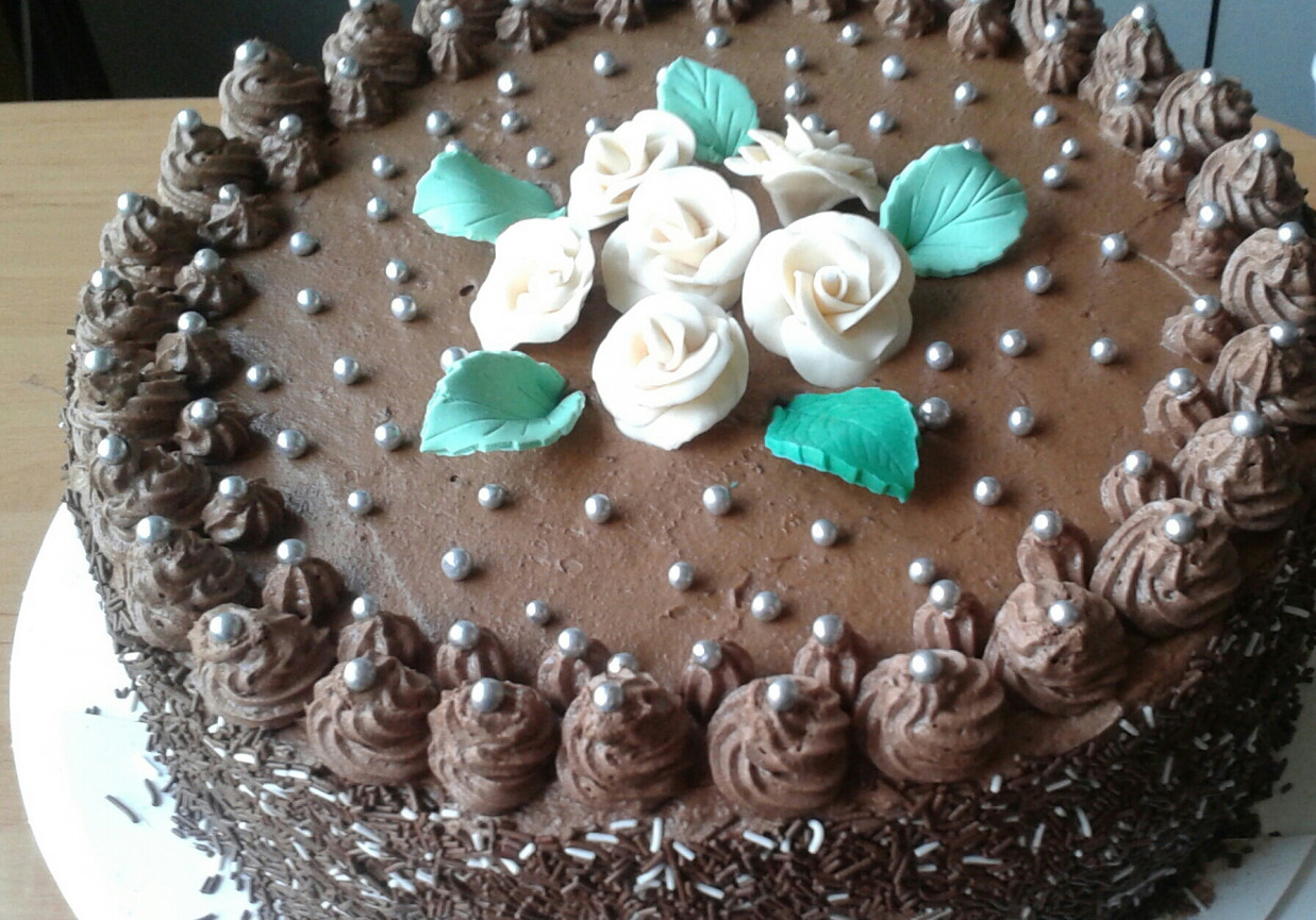 Czekoladowy tort urodzinowy foto