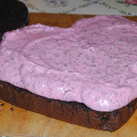 Krok 4 - Czekoladowy tort walentynkowy foto