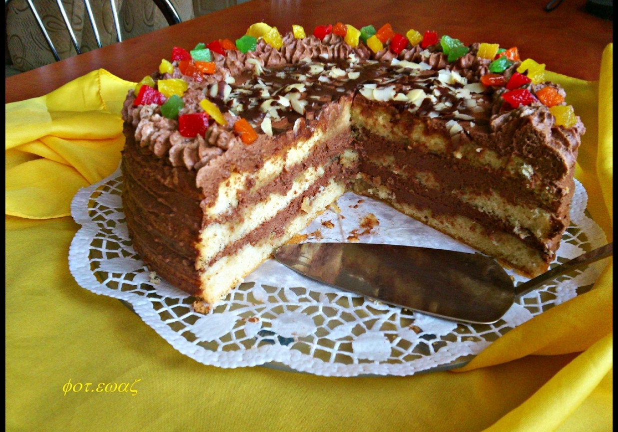Czekoladowy tort z miętową nutą foto