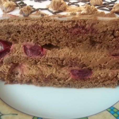 Krok 5 - Czekoladowy tort z wiśniami foto