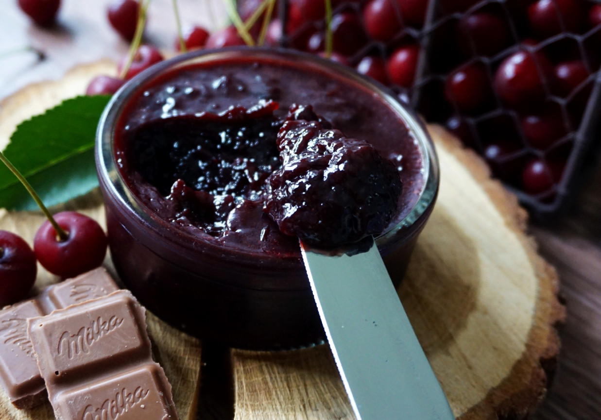 Czekowiśnia – konfitura z wiśni z czekoladą foto