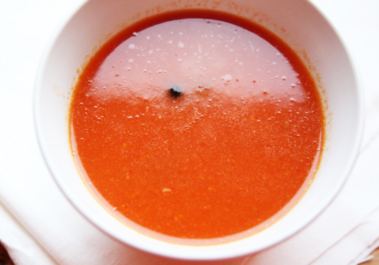 CZerwona zupa póżnego lata foto