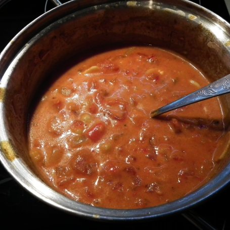Krok 2 - Czerwone curry z cieciorką foto