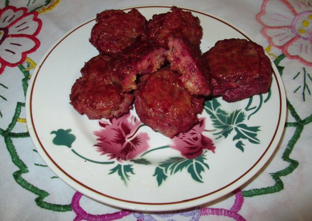 Fotografia przedstawiająca Czerwone kotlety wieprzowe