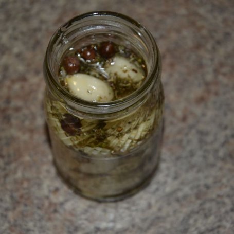 Krok 5 - Czosnek w oleju z ziołami foto