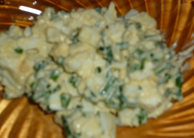 Fotografia przedstawiająca czosnkowa pasta jajeczna