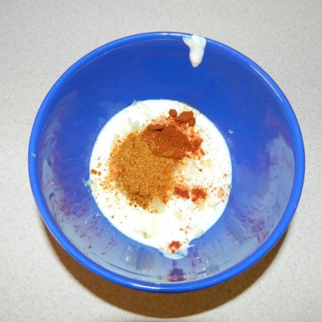 Krok 1 - Czosnkowa pierś z kurczaka pieczona w marynacie z jogurtu greckiego. foto