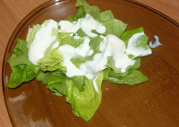 Fotografia przedstawiająca Czosnkowa sałata do obiadu