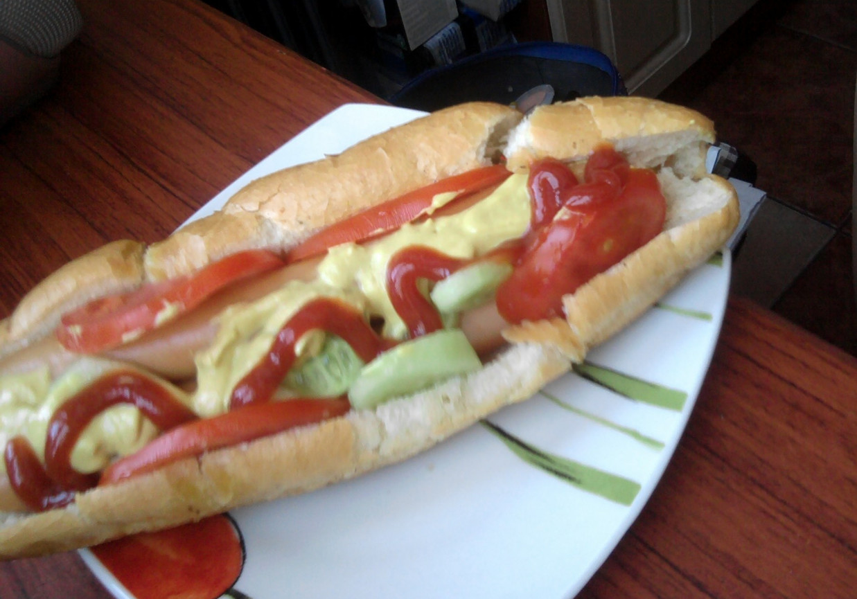 Czosnkowe hot dogi foto