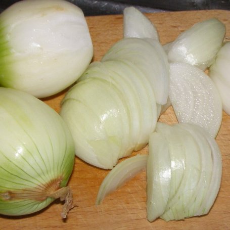 Krok 3 - czosnkowe mielone z łopatki z cebulką i z buraczkami na obiad... foto