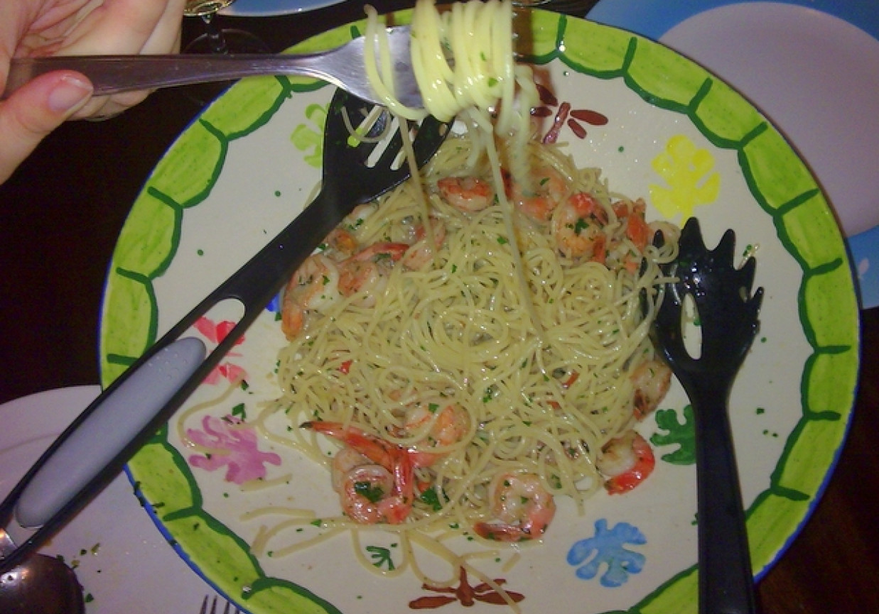 Czosnkowe spaghetti z krewetkami foto
