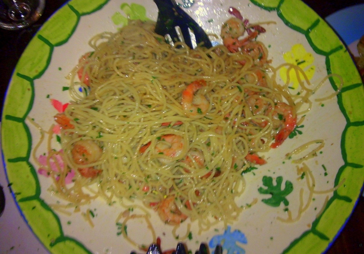 Czosnkowe spaghetti z krewetkami foto