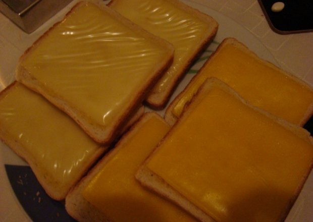 Fotografia przedstawiająca Czosnkowe tosty