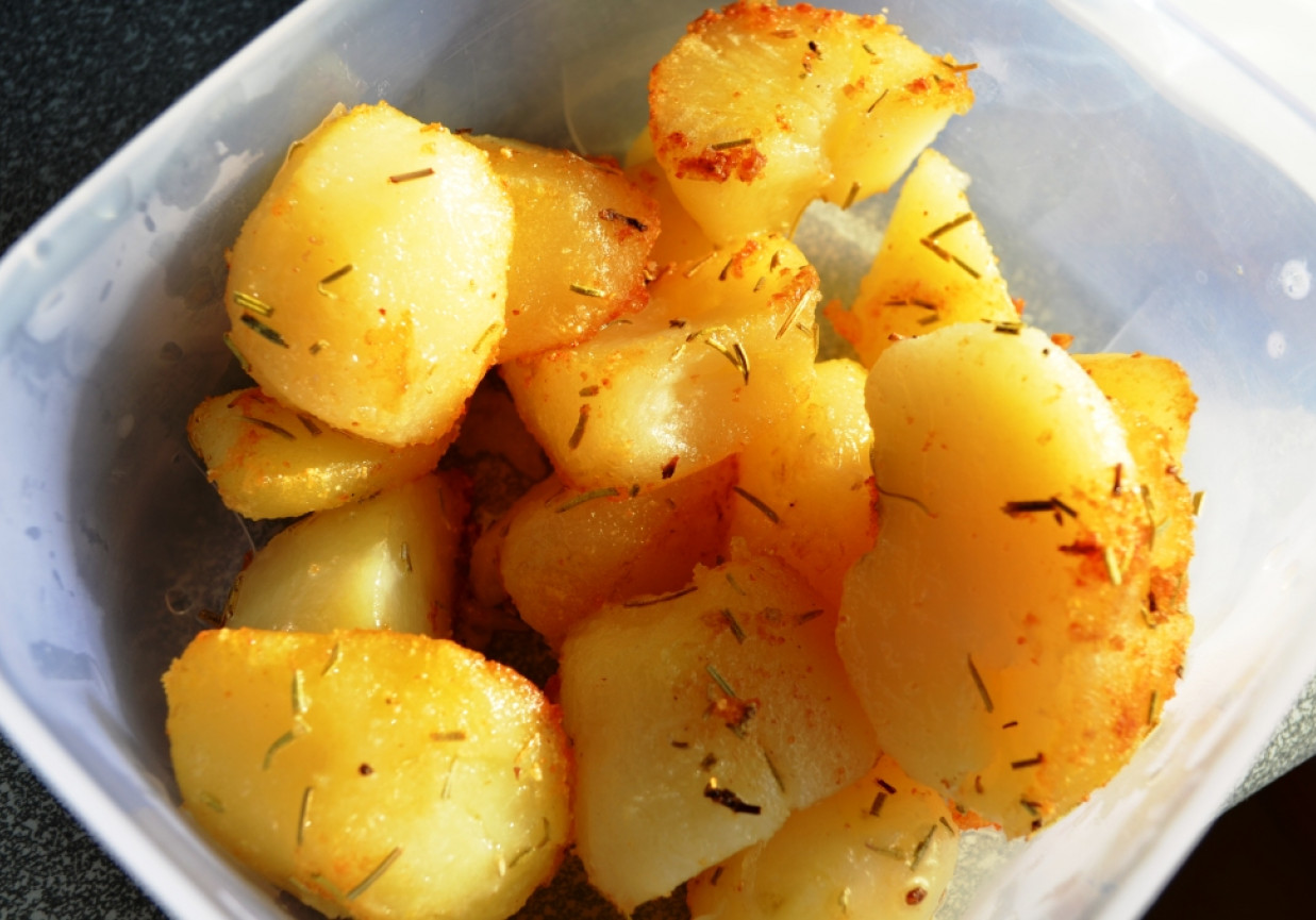 Czosnkowo - rozmarynowe ziemniaki foto