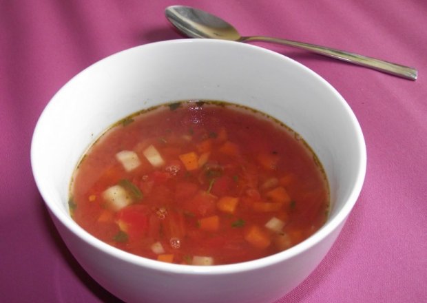 Fotografia przedstawiająca Czysta zupa pomidorowa