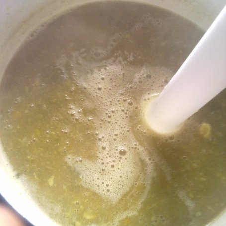 Krok 2 - Delikatatna zupa-krem z fasolki szparagowej foto