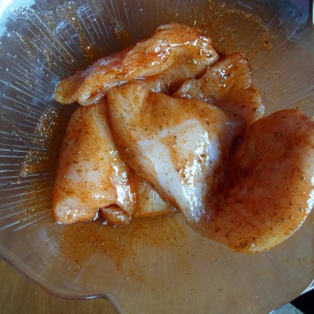Krok 1 - Delikatny filet z kurczaka z paprykowym nadzeniem foto