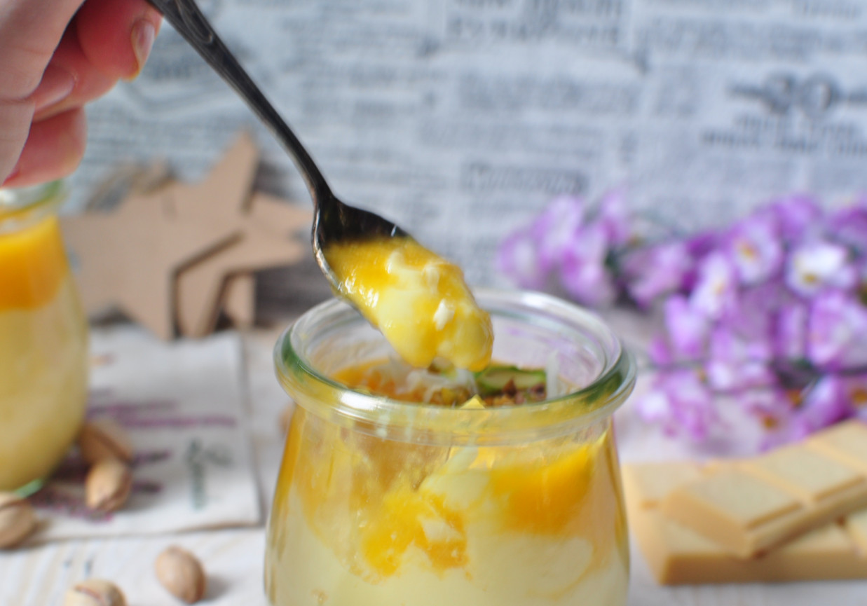 deser anansowy z musem mango foto