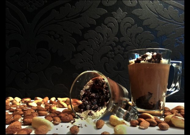 Fotografia przedstawiająca Deser czekoladowy z koniakiem