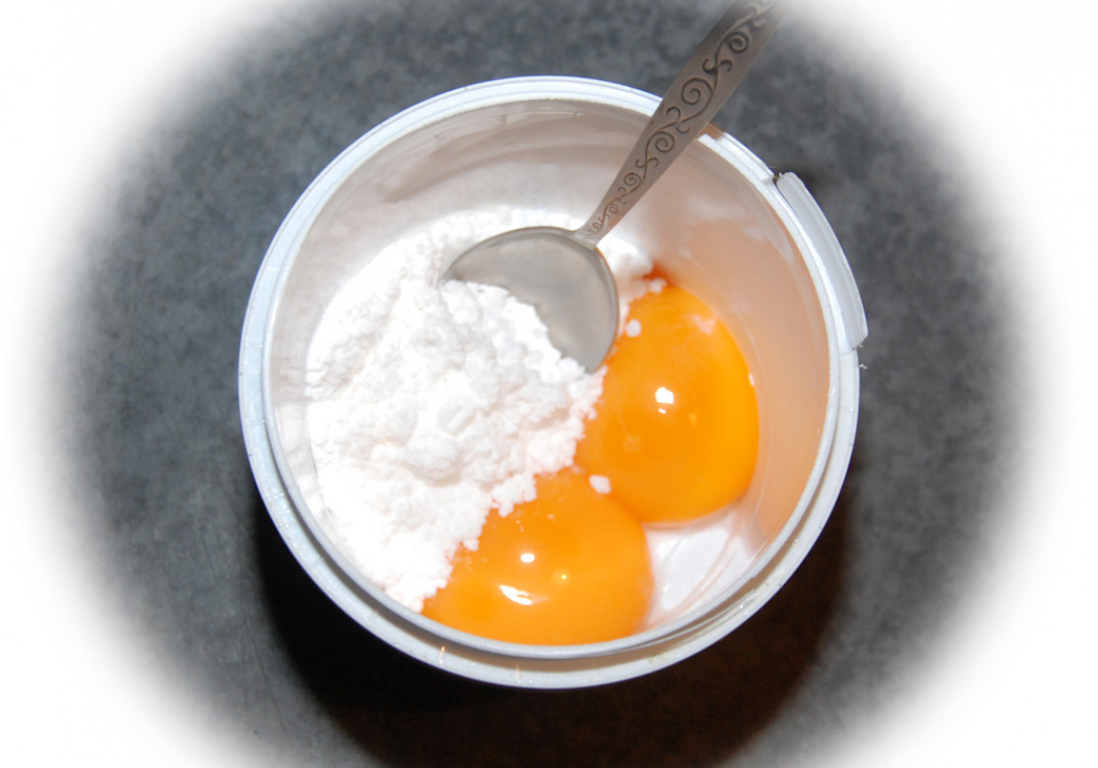 Deser jajeczno-serowy o smaku czekoladowym foto