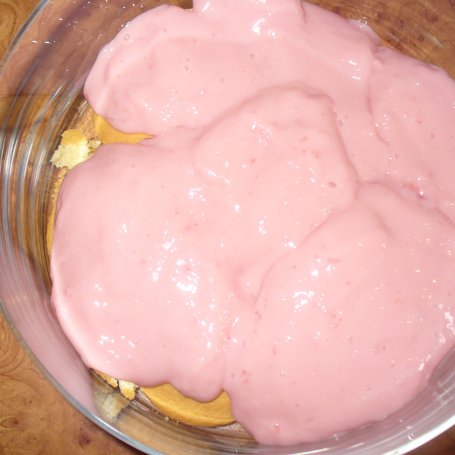 Krok 4 - Deser jogurtowo- wiśniowy foto