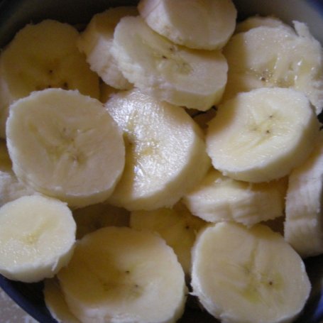 Krok 2 - deser jogurtowy z bananami i p,łatkami kukurydzianymi foto