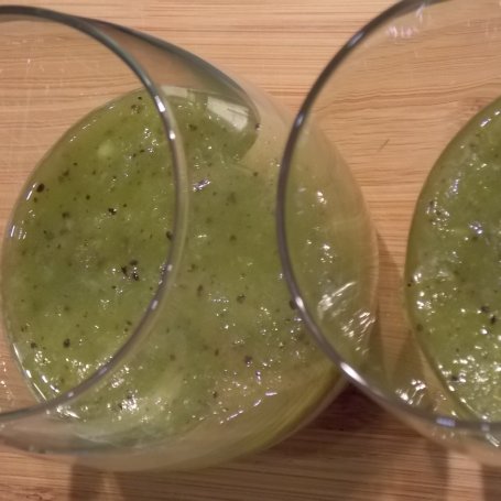 Krok 1 - Deser kiwi-mango-truskawka foto