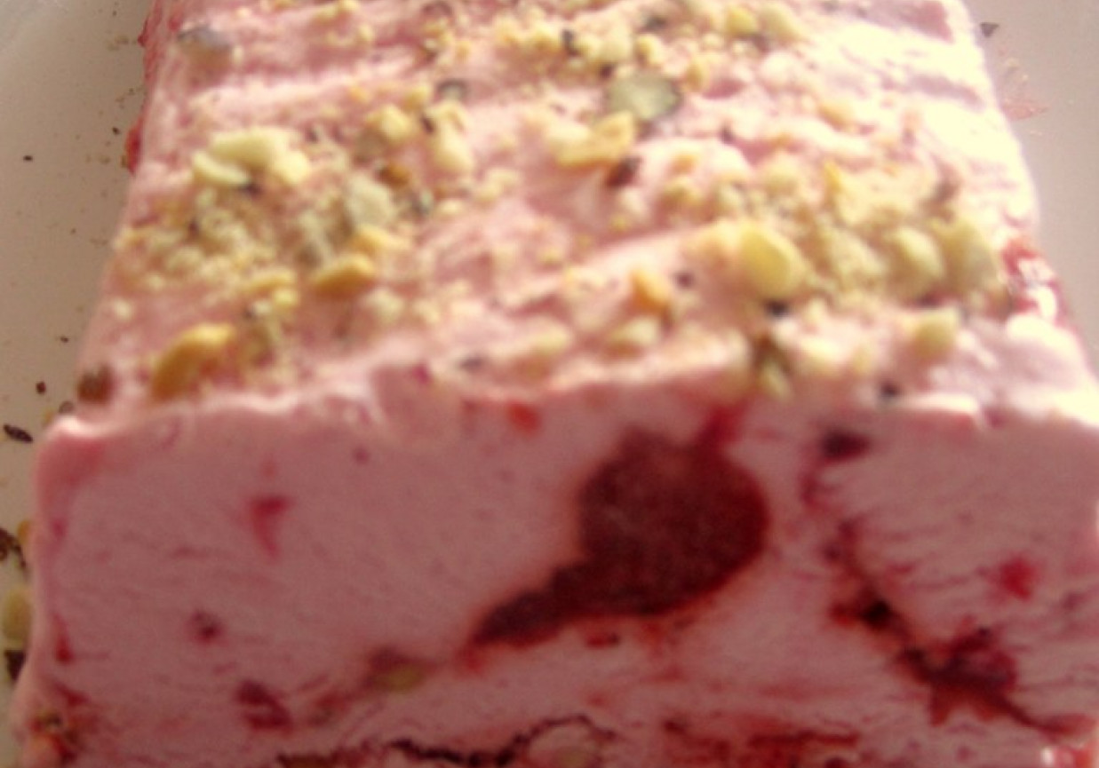 Deser lodowy malinowo-truskawkowy foto