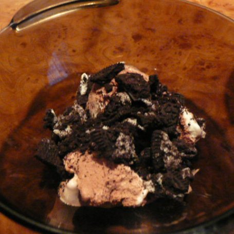Krok 1 - Deser lodowy z Oreo i Lionem foto