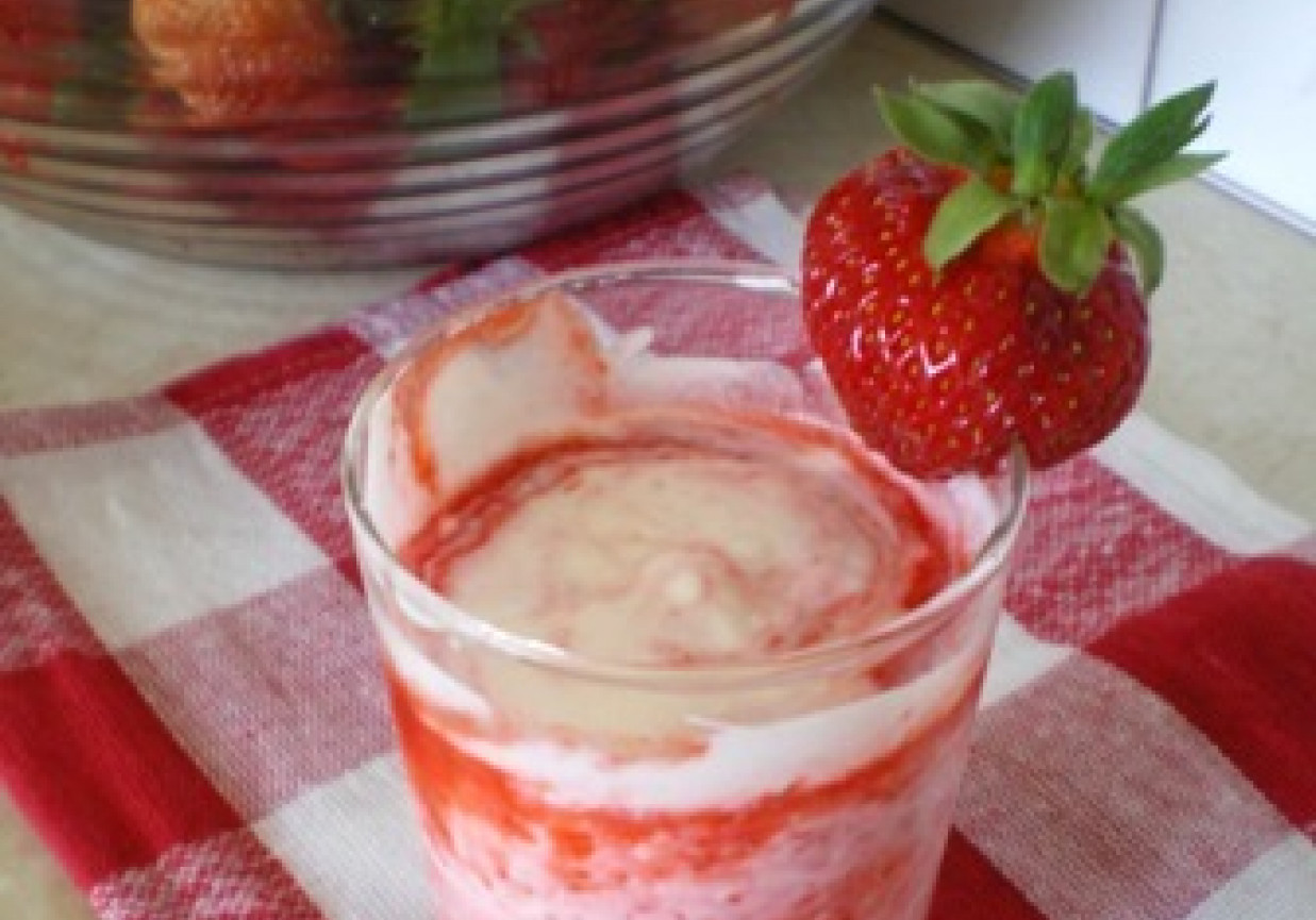 Deser Mix truskawkowo-jogurtowy foto
