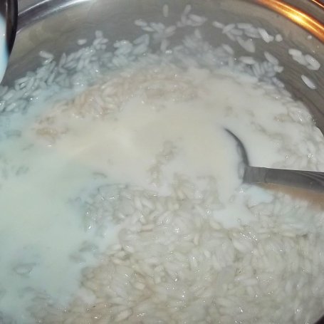 Krok 1 - Deser ryżowy z malinami foto