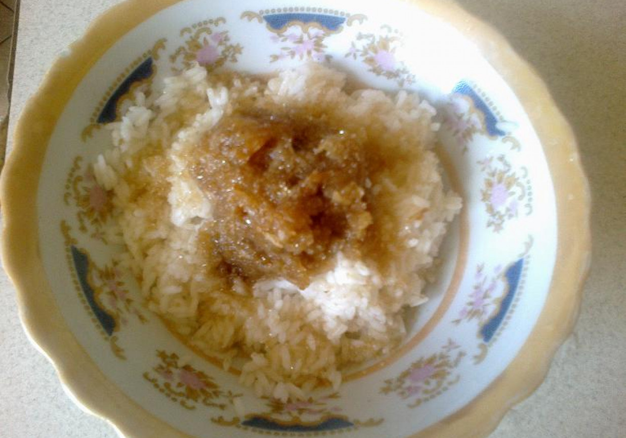 Deser ryżowy z musem jabłkowym foto