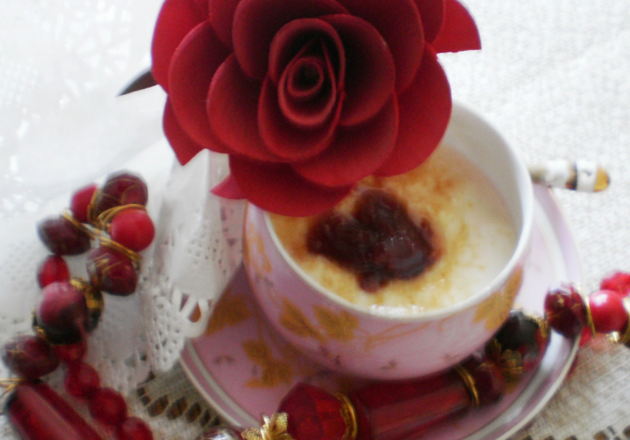 Deser waniliowo-różany z kaszki Bebilon: foto