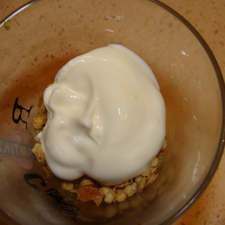 Krok 3 - Deser z awokado i jogurtem greckim foto