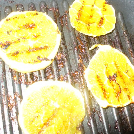 Krok 4 - Deser z grillowanych bananów i pomarańcza  foto