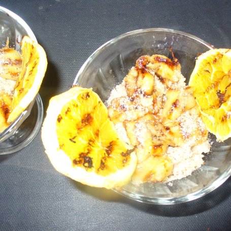 Krok 5 - Deser z grillowanych bananów i pomarańcza  foto