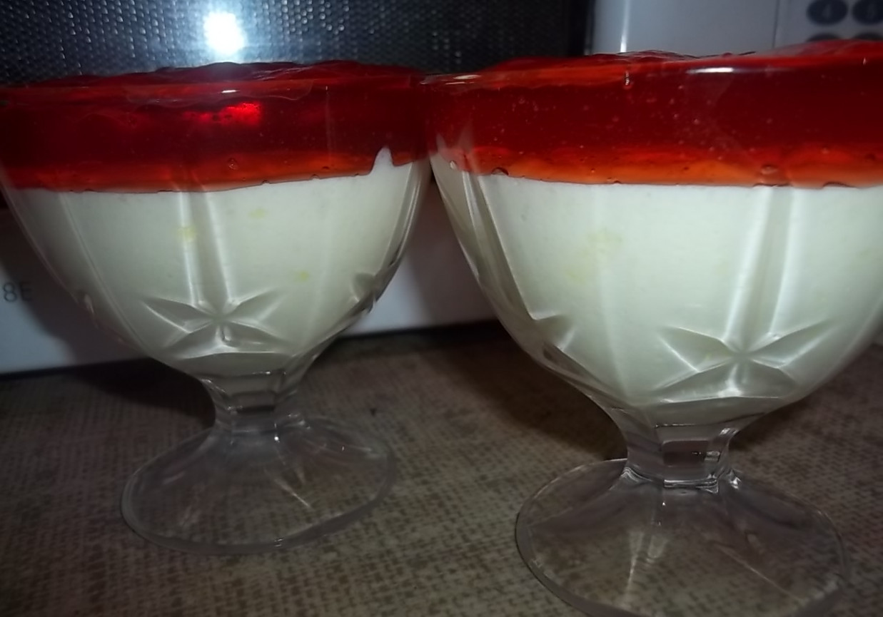 Deser z jogurtem bałkańskim foto
