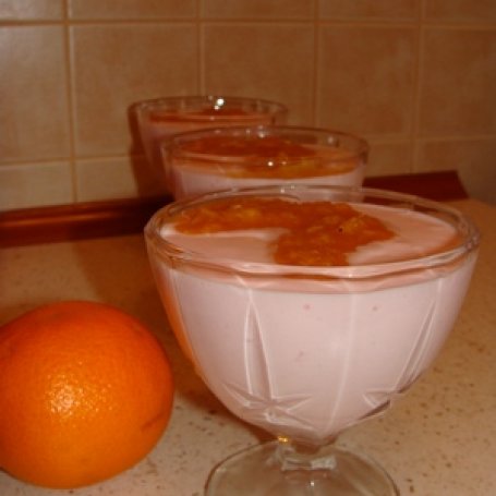 Krok 5 - Deser z jogurtowy z musem pomarańczowym foto