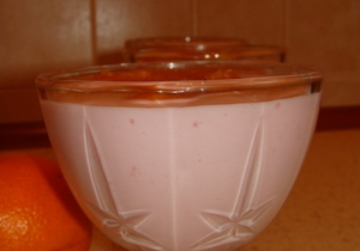 Deser z jogurtowy z musem pomarańczowym foto