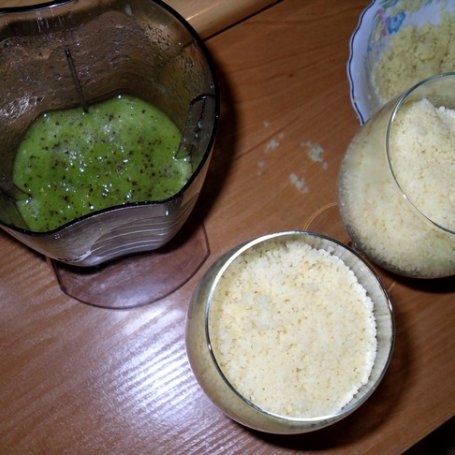 Krok 3 - Deser z kiwi na walentynki foto