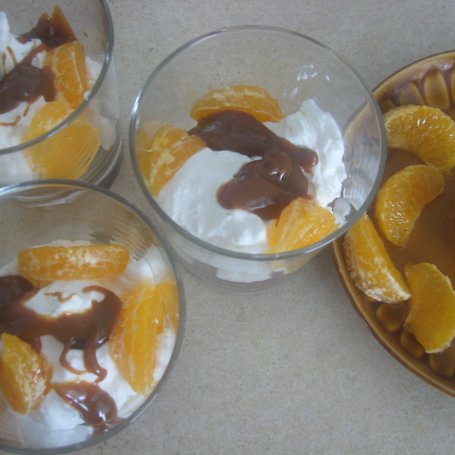 Krok 2 - Deser z mandarynkami i ciasteczkami amarettini foto