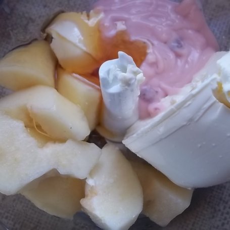 Krok 2 - Deser z mascarpone i truskawkami foto